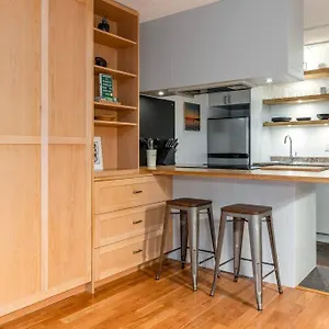 https://casa-creekside-walk-to-gondola-shops-lakes.hotels-of-whistler.com