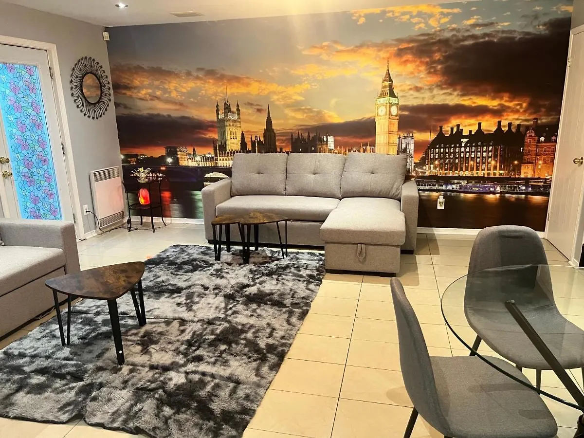 Amazing 4-Bedrooms Montréal
